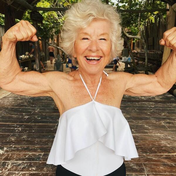 Как 74-годишната Джоан стана сензация в Instagram