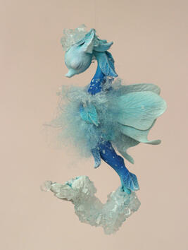 Артист създава невероятни орнаменти от кристали