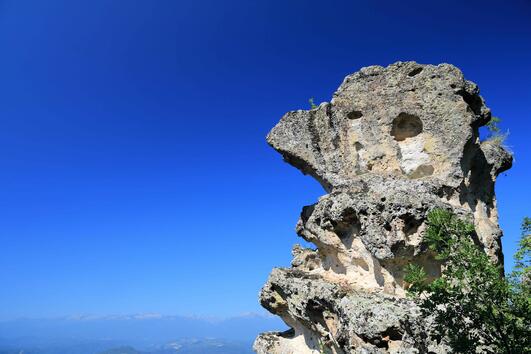 Непознати скални образувания разкриват „Видения от древността“ в новата книга на Николай Н. Нинов