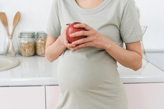 Правилно хранене по време на бременност- от първите дни до третия триместър