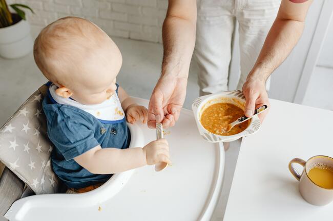 5 съвета за приготвяне на безопасна и пълноценна бебешка храна у дома