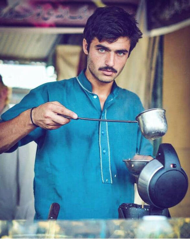Историята на Аршад Хан- продавач на чай, превърнал се в успешен модел