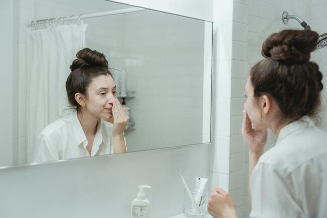 Колко дълго трябва да миете лицето си? Отговорът ще ви шокира!