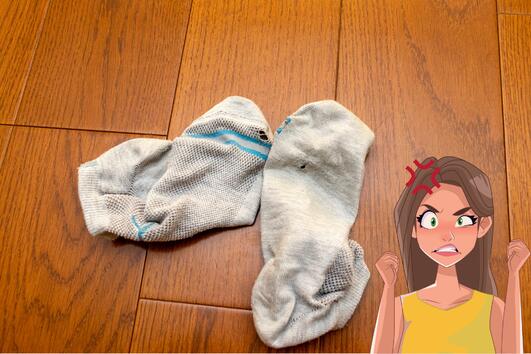 Защо мъжете захвърлят чорапите си на пода?