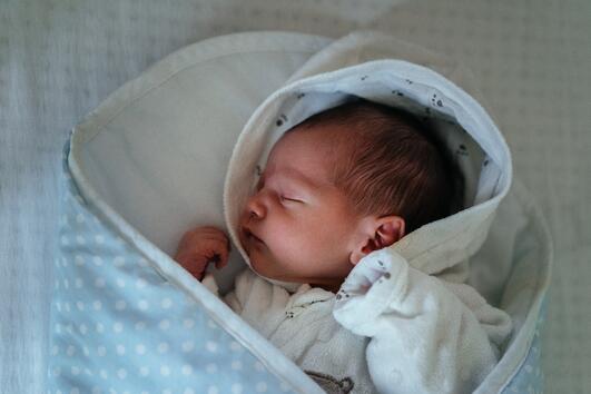 Спален чувал или одеяло - какво да изберем за бебето? 