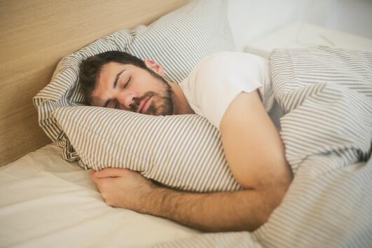 Как сънната апнея може да повлияе на здравето на сърцето?