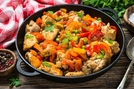Лесна рецепта за пиле със зеленчуци по китайски