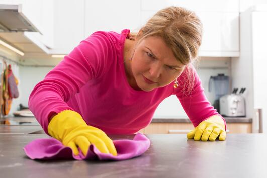 Страдате ли от вманиачаване по чистотата у дома?