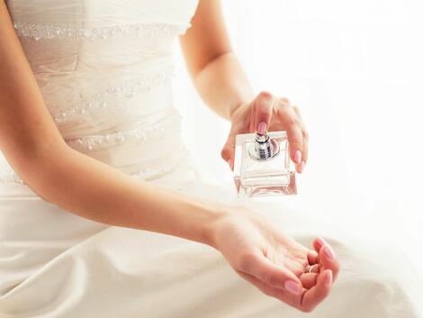 Трайност на парфюма: Каква е разликата между Eau de Parfum и Eau de Toilette?