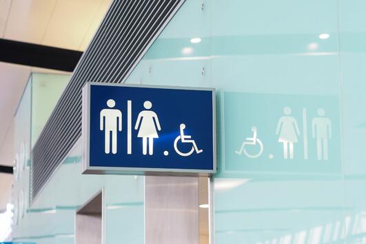Отделните тоалетни за един пол ще станат задължителни за новите сгради в Англия
