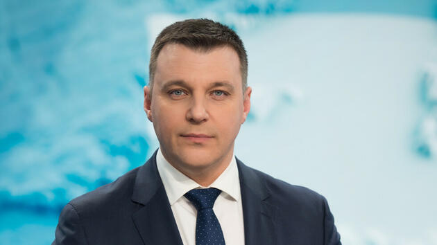 Христо Калоферов показа жената до себе си