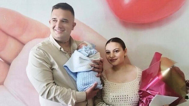 Племенницата на Софи Маринова роди момиченце