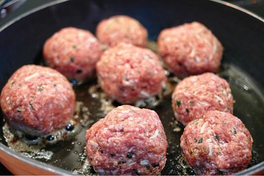 С ТЕЗИ подправки стават най-вкусните пържени кюфтета