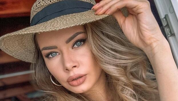 Ето с кой политик е имала връзка Кристина Пламенова от "Ергенът"