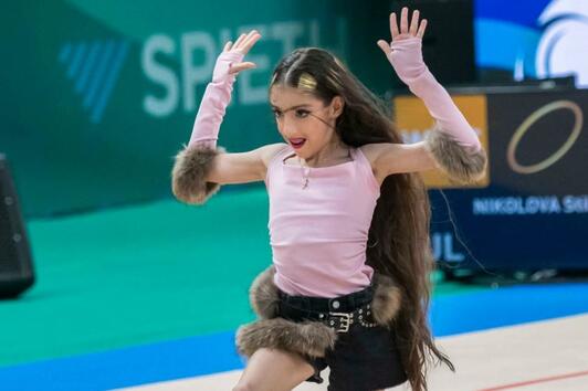 Гимнастичка игра с костюма на Дара на световното във Варна!