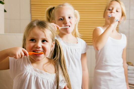 Как да превърнете миенето на зъбите в забавно и любимо детско начинание