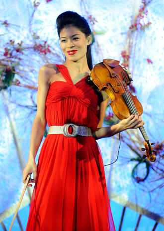 Цигулка вместо живот за Ванеса