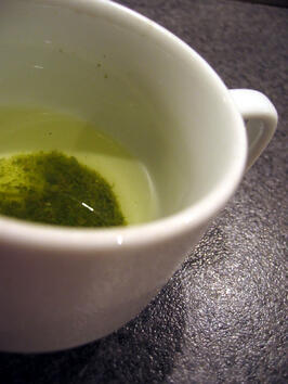 Зеленият чай ни предпазва от деменция и рак