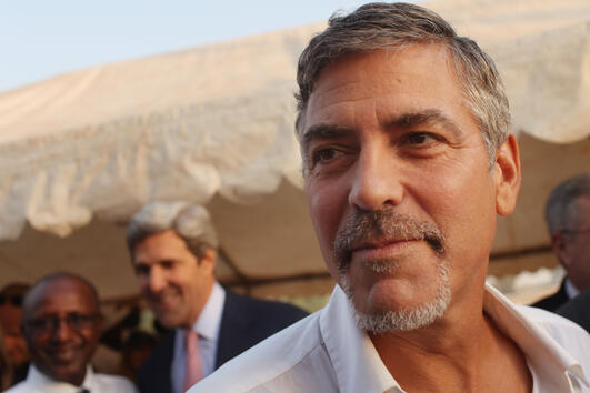 Джордж Клуни си донесе малария от Судан