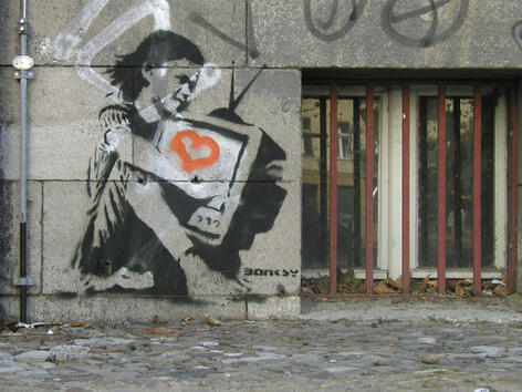 Социалните графити на Banksy