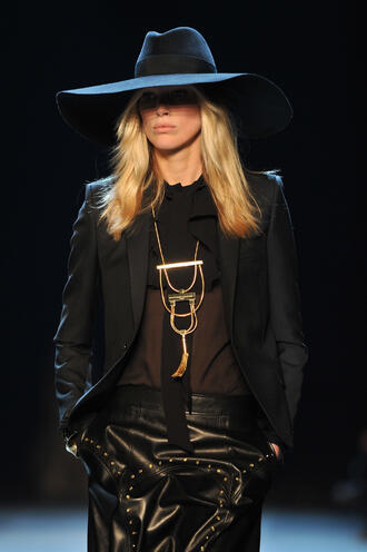 <p>Saint Laurent</p>