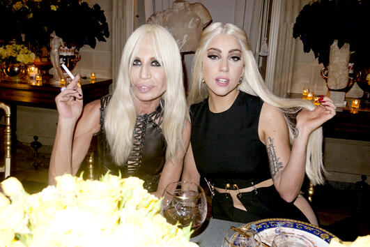 Донатела Версаче и зърното на Лейди Гага