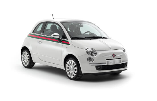 Viva Italia! Gucci разкрасиха любимия ни Fiat 500