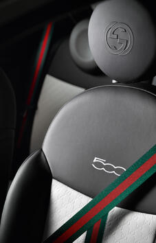 Viva Italia! Gucci разкрасиха любимия ни Fiat 500