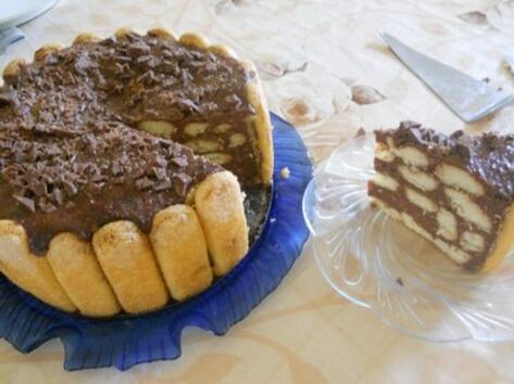 Торта от бишкоти, кафе и шоколад