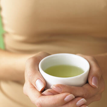 Зелен чай и кафе вместо лекарства
