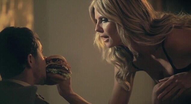 Хайди Клум и най-еротичното ядене на бургер