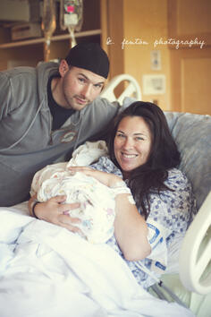 Новата мания: фотографи снимат раждане